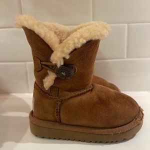 UGG Bailey Button II Boots (Toddler)